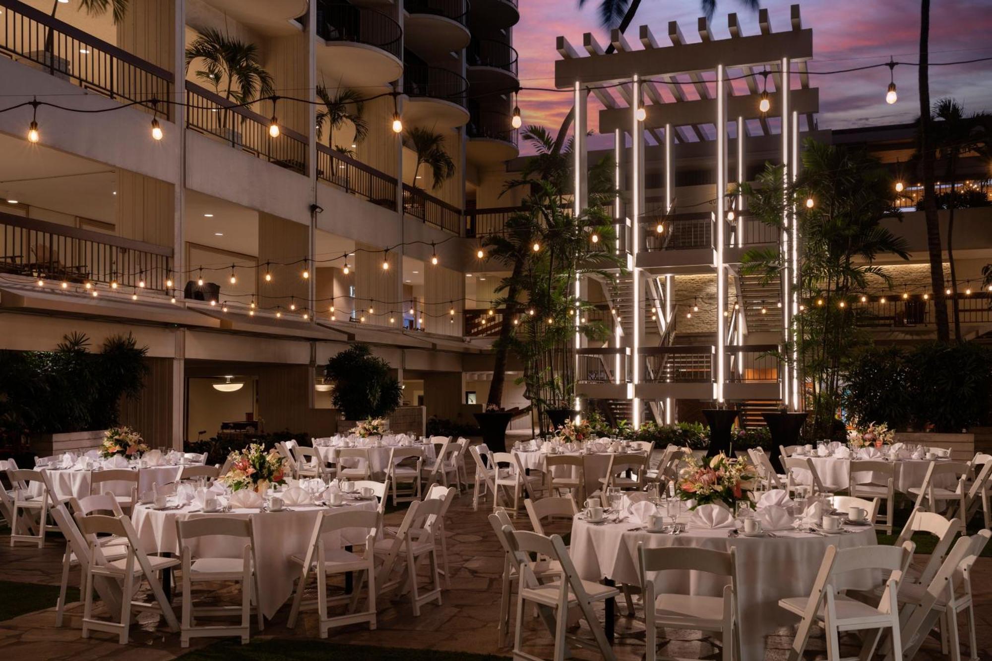 Waikiki Beach Marriott Resort & Spa Гонолулу Экстерьер фото
